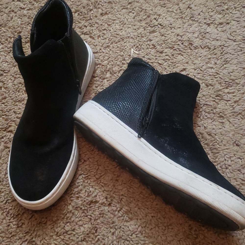 Ankle booties - Picture 2 of 4